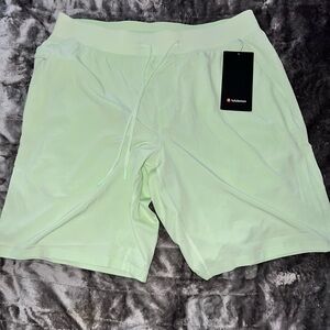 Lululemon men shorts